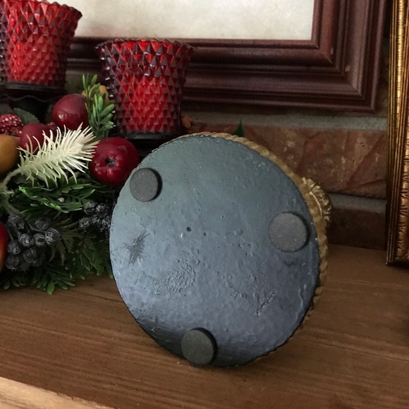 Rare Vintage 1970’s Heavy Gold Sculpture Cross Candle Holder - Picture 5 of 6